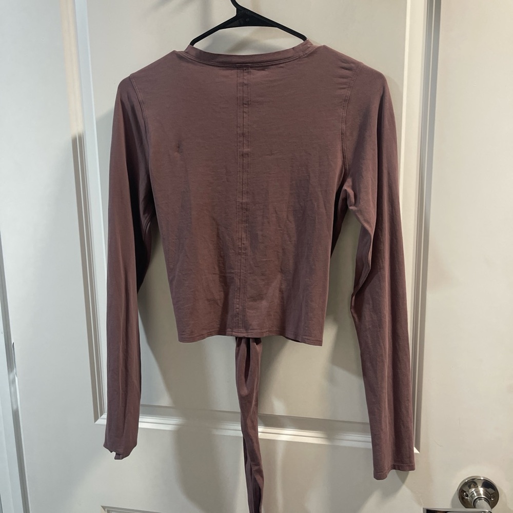 Lululemon Long-Sleeve Tie-Front Crop Top in Dusty Mauve 2/4 - Picture 2 of 3